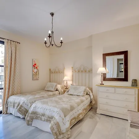 Beachside Puerto Banus Luxury Aprt2 * 马尔韦利亚