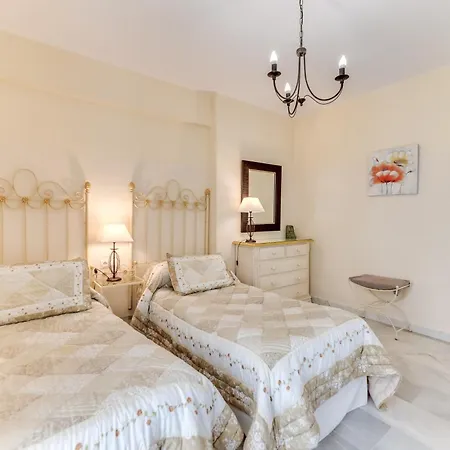 Beachside Puerto Banus Luxury Aprt2 公寓 *