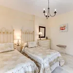 Beachside Puerto Banus Luxury Aprt2 Apartment *