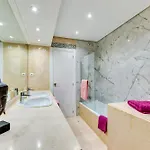 Beachside Puerto Banus Luxury Aprt2