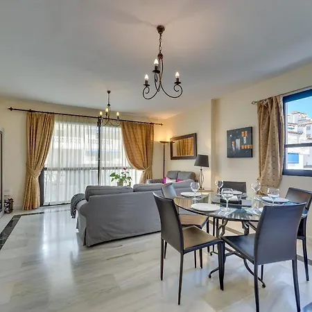 아파트 Beachside Puerto Banus Luxury Aprt2 *