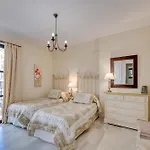 Beachside Puerto Banus Luxury Aprt2 * Marbella