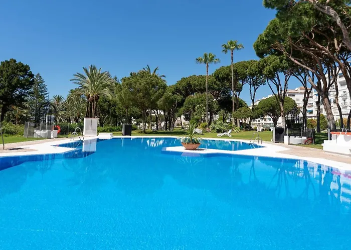 Beachside Puerto Banus Luxury Aprt2 *